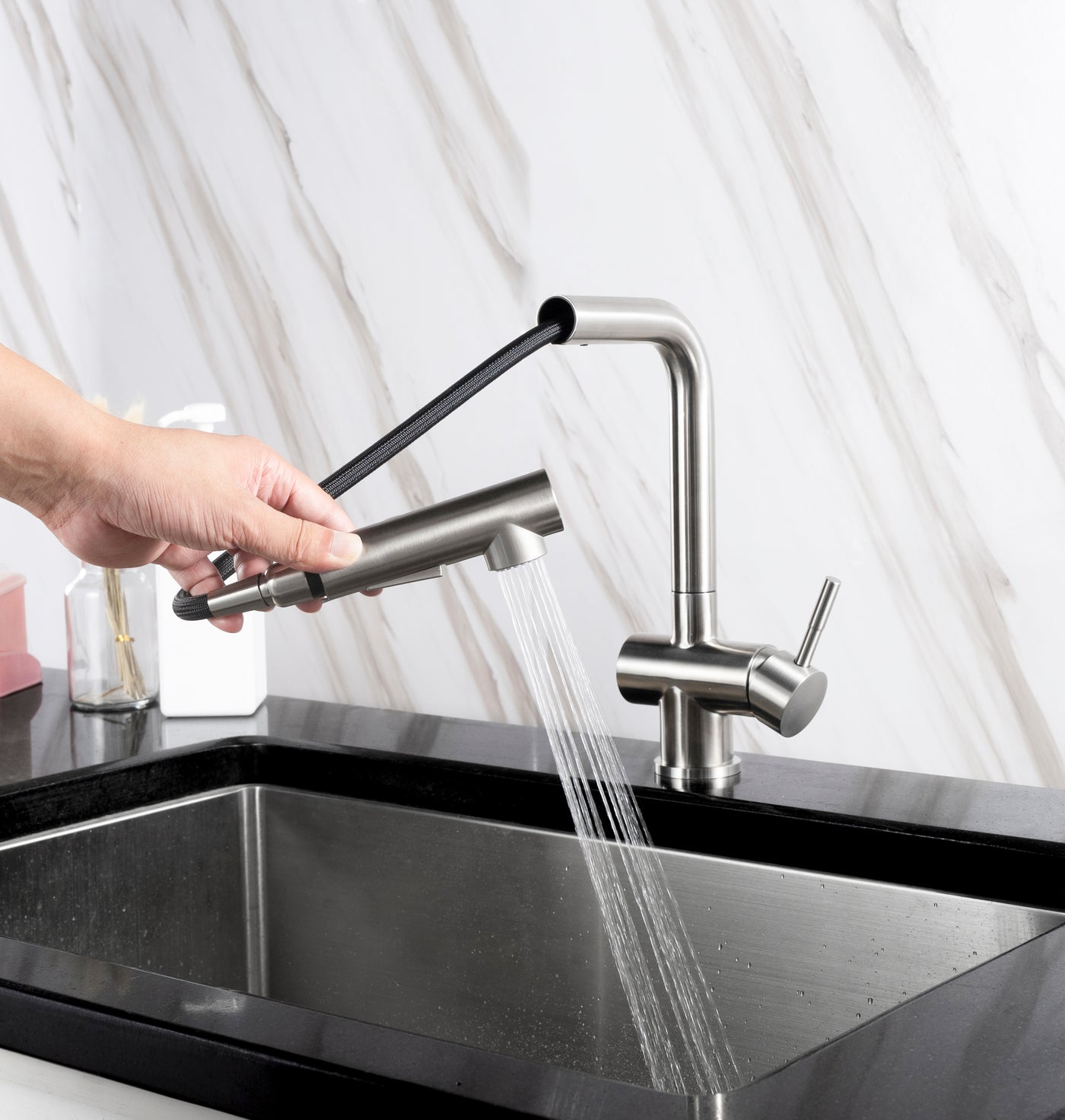 ZEYA™ GF405 Contemporary Style Single-Handle Kitchen Sink Faucet with Pull-Down Sprayer