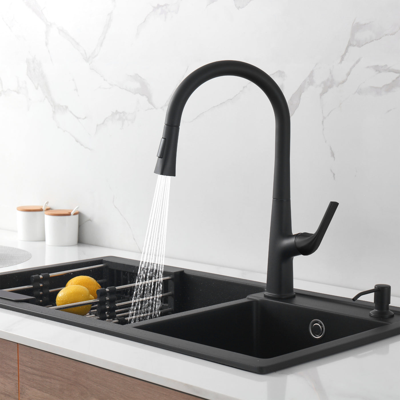 GILA™ GF406 Contemporary Style Single-Handle Kitchen Sink Faucet with Pull-Down Sprayer