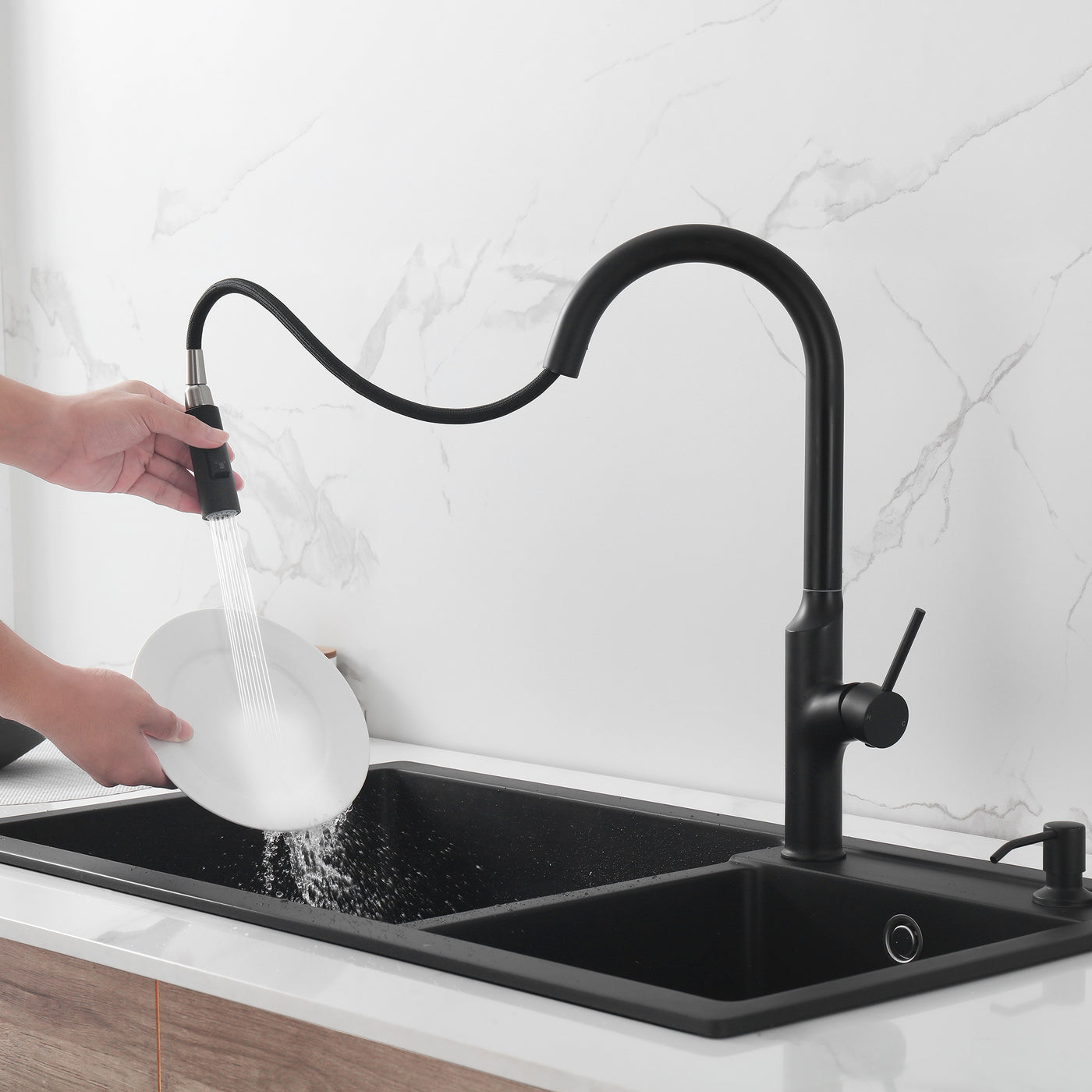 FLY™ GF407 Contemporary Style Single-Handle Kitchen Sink Faucet with Pull-Down Sprayer