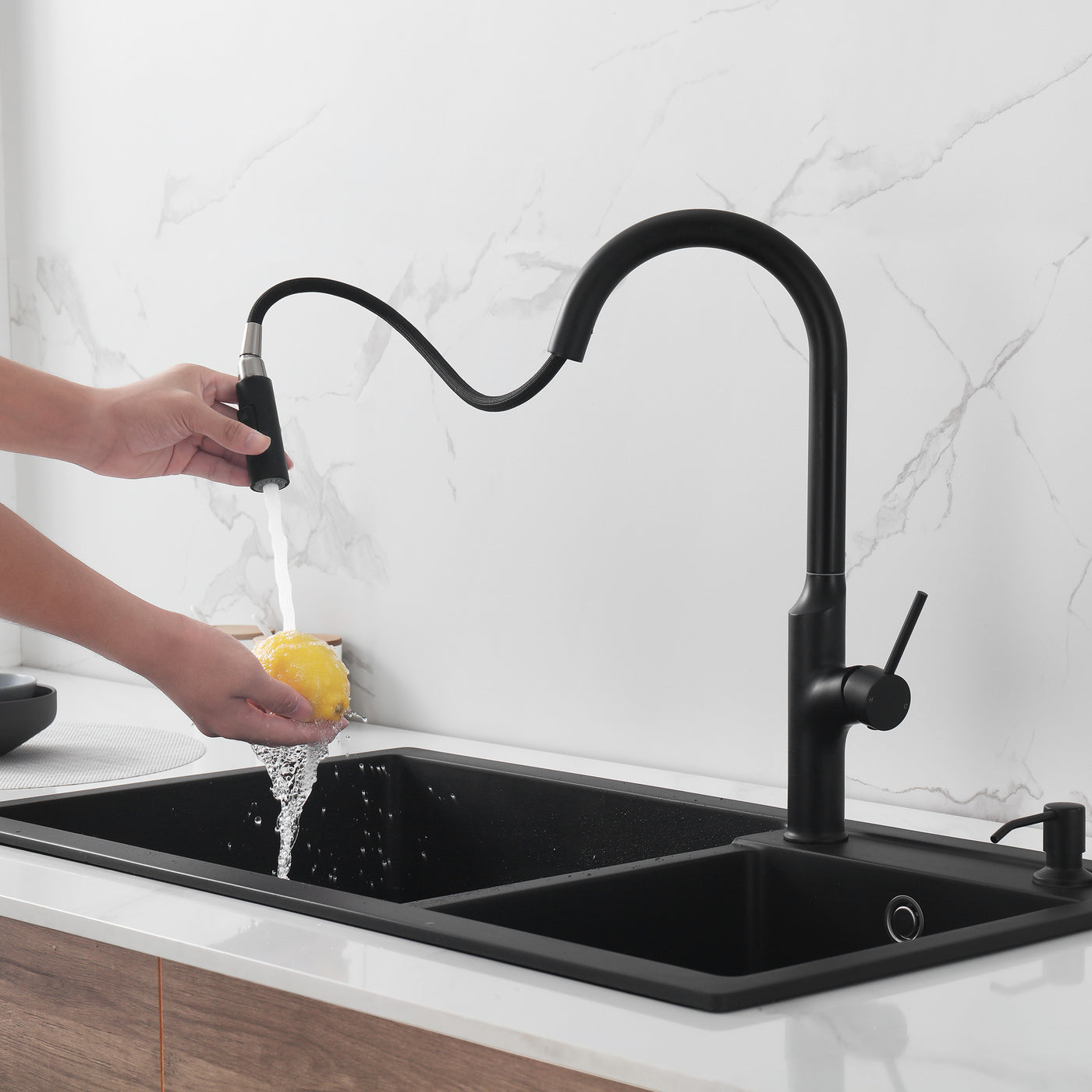 FLY™ GF407 Contemporary Style Single-Handle Kitchen Sink Faucet with Pull-Down Sprayer