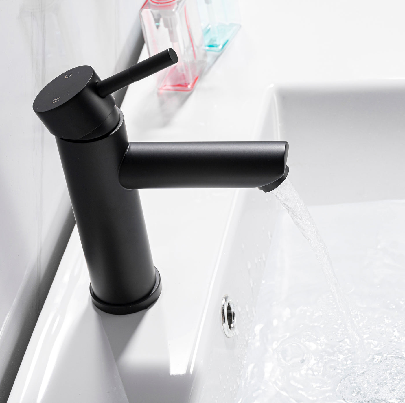 VEGA™ GF706 Contemporary Style Single-Handle Bathroom Sink Faucet