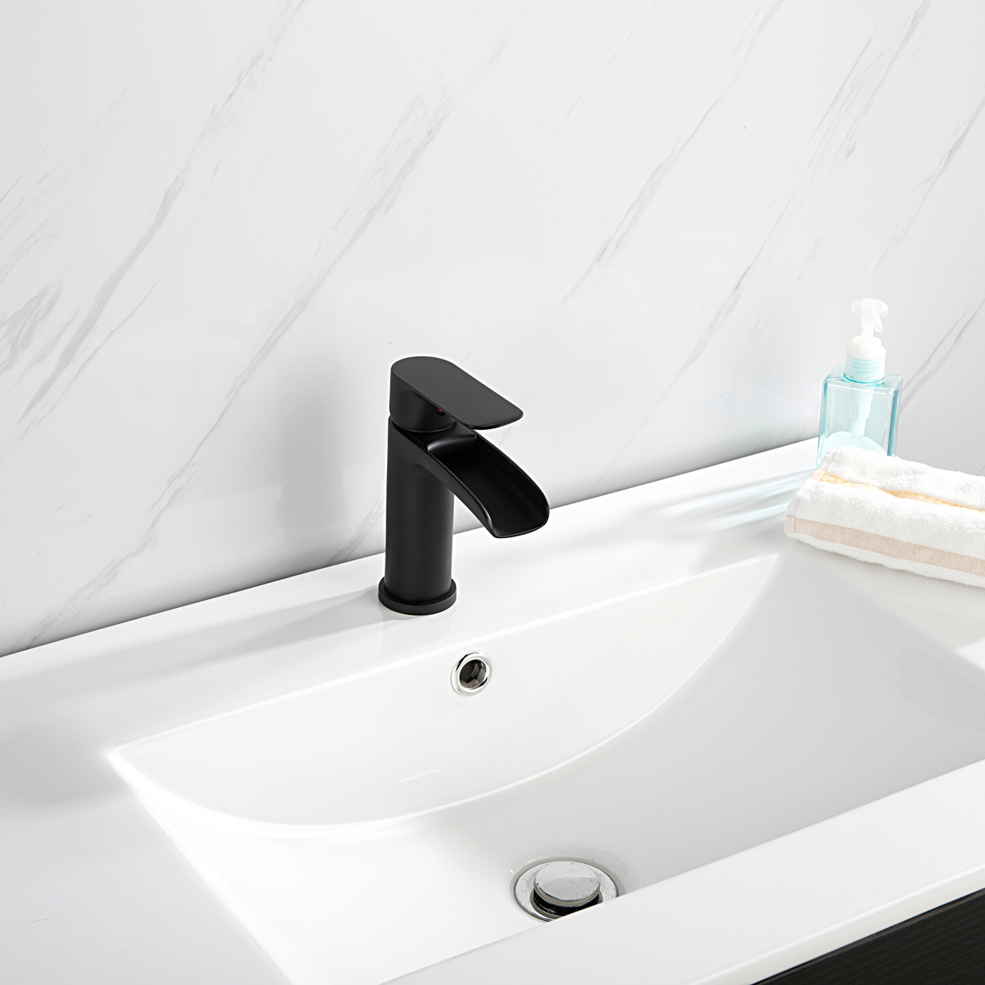 Style Single-Handle Bathtroom Sink Faucet